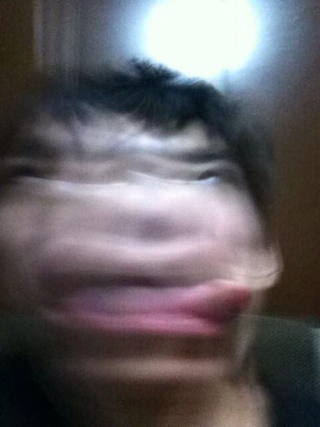 Illustration for article titled Japanese Selfie Trend Will Leave You Shaking Your Head